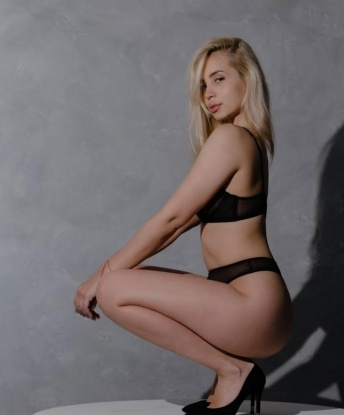 Живу в Москве и готова подарить тебе незабываемые моменты наслаждения. У меня есть много возможностей для тебя - нежный эротический массаж, игры ролевыми сценариями или просто приятное общение и приятное времяпрепровождение. Мое тело, округленные формы и чувственные губы прямо созданы для поцелуев и ласк. Обожаю удовлетворять мужчин и знаю, как доставить им настоящий экстаз 😘💋 Мои отзывы и фото доступны на моей страничке, просто свяжись со мной, и мы устроим незабываемое свидание. Жду тебя! 😉🔥 15786, 29 лет